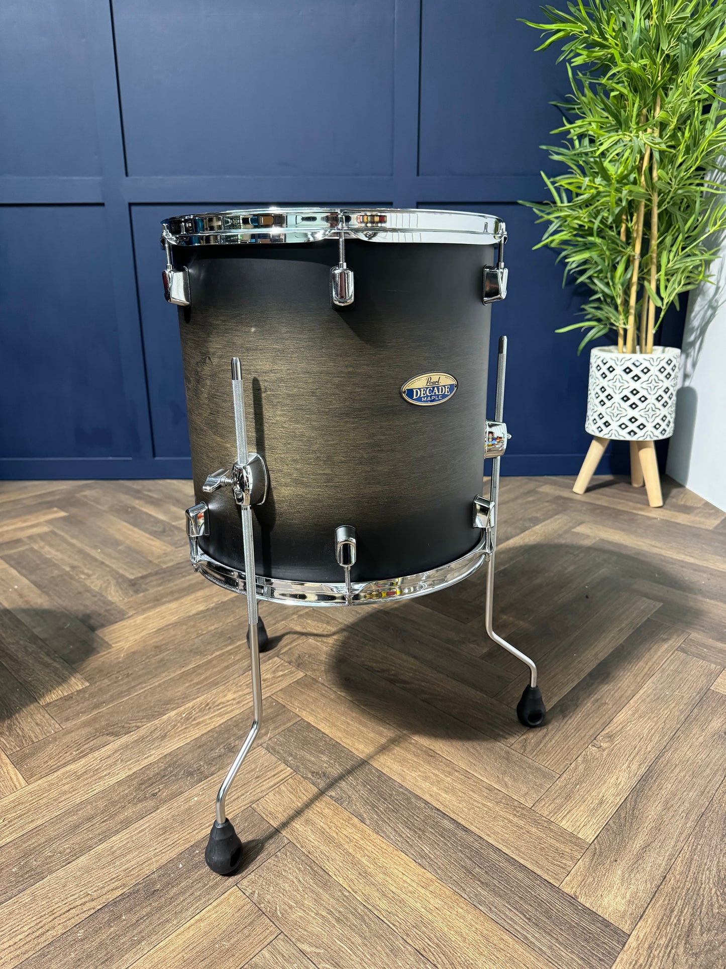 Pearl Decade Maple 14” x 14” Floor Tom Drum / Black Satin Burst #NF22