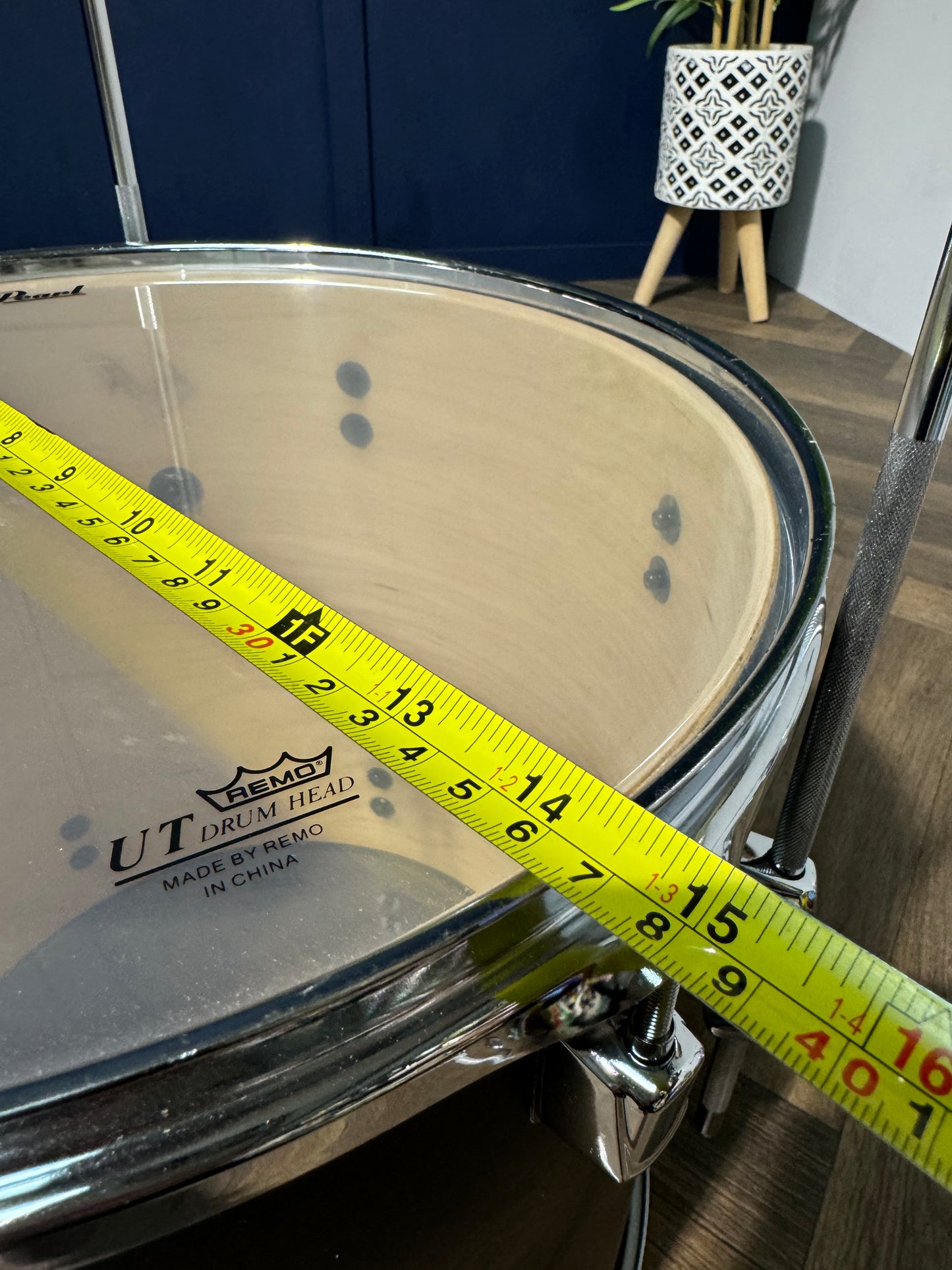 Pearl Decade Maple 14” x 14” Floor Tom Drum / Black Satin Burst #NF22