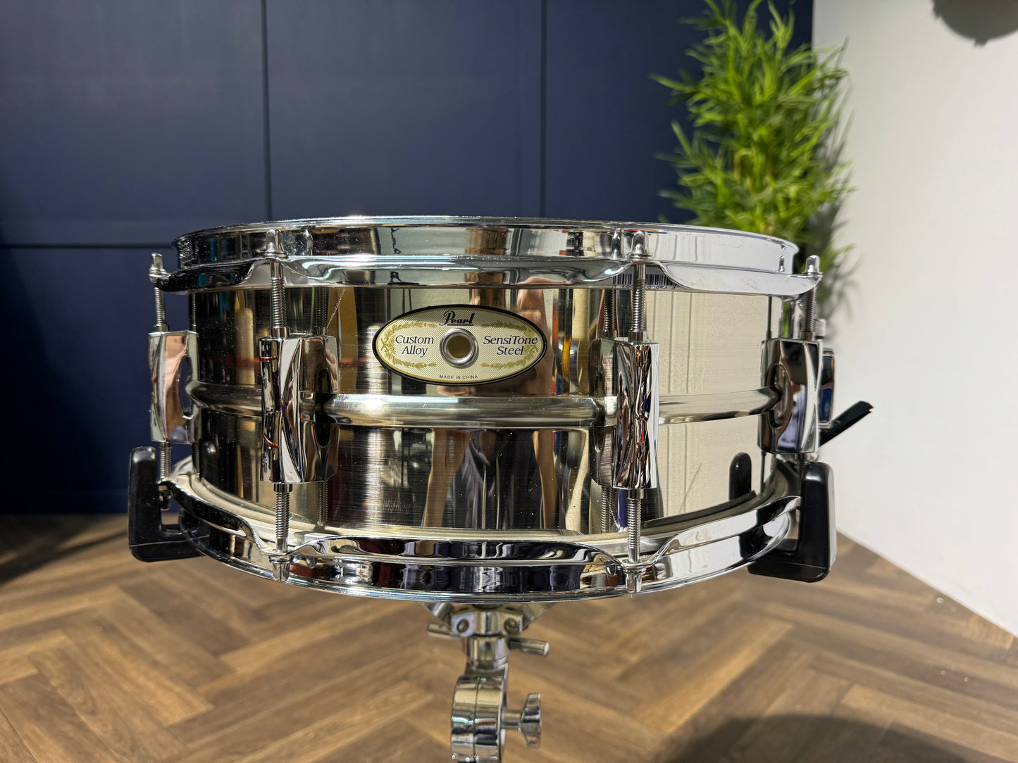 Pearl Custom Alloy Sensitone Steel 14” x 5.5” Snare Drum / 8-Lug #NV42