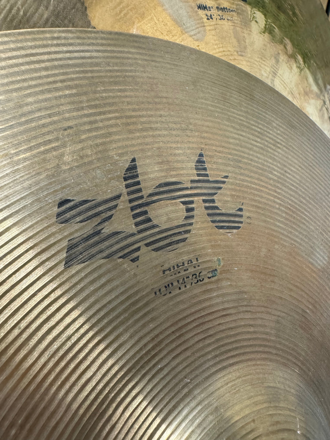 Zildjian ZBT Hi Hats 14”/35cm Cymbals (Pair) #VJ13