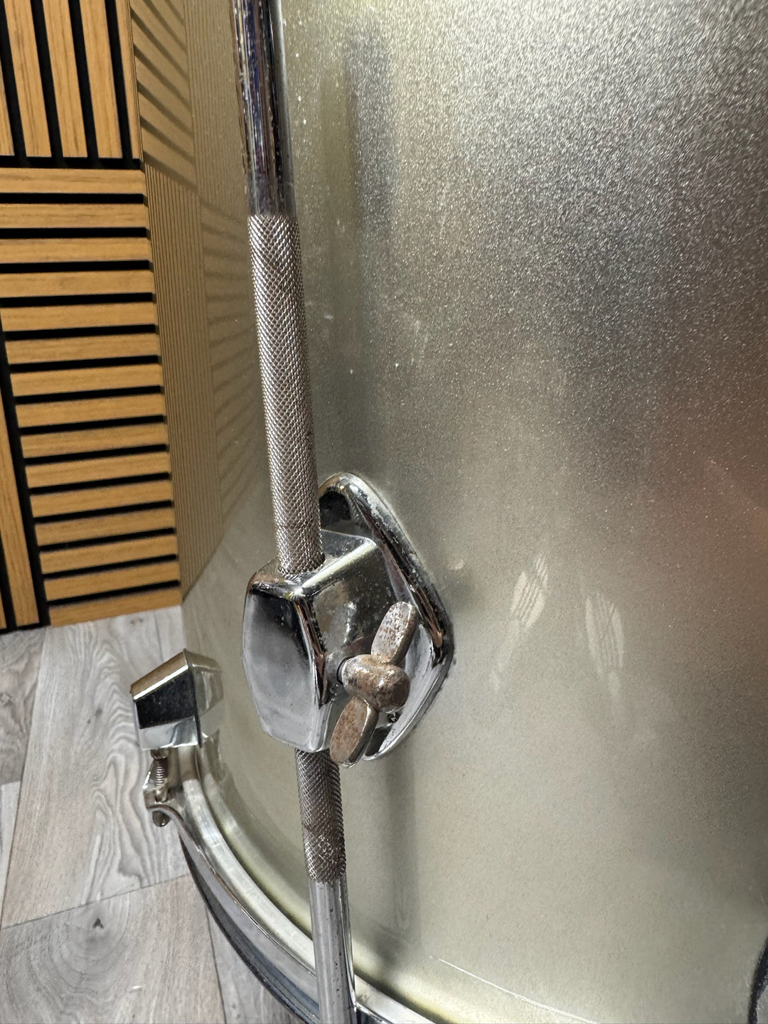 Session Pro 16” x 16” Floor Tom Drum with Legs #OQ54