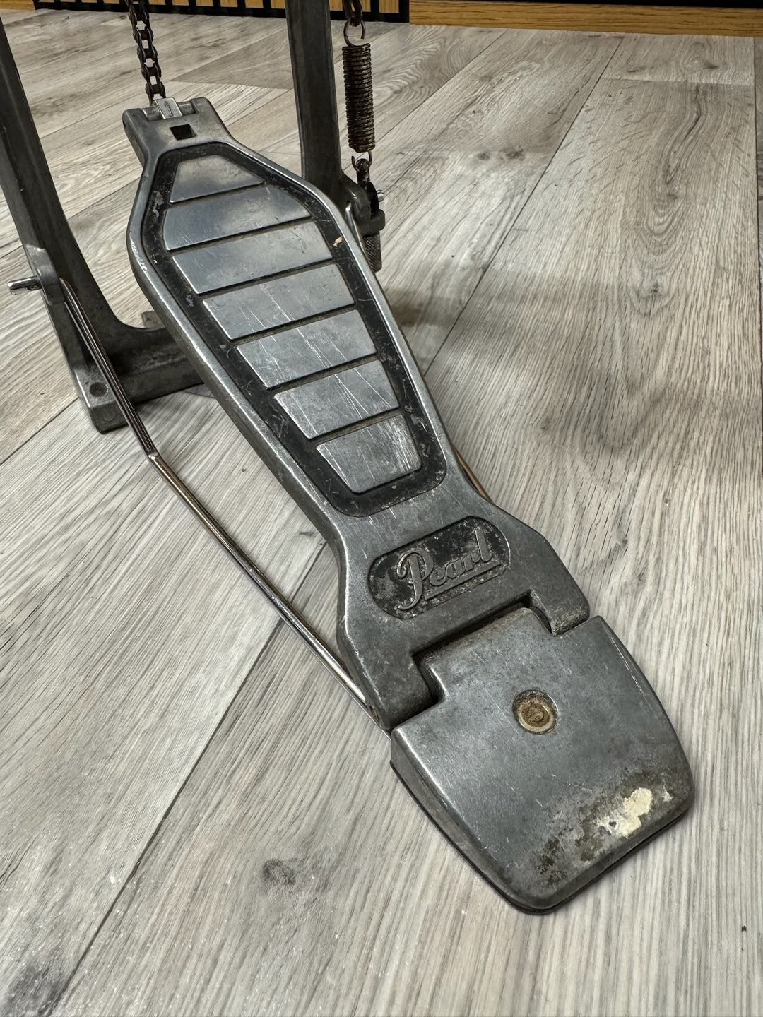 Pearl P-100 Single Bass Drum Kick Pedal / Hardware #OQ61