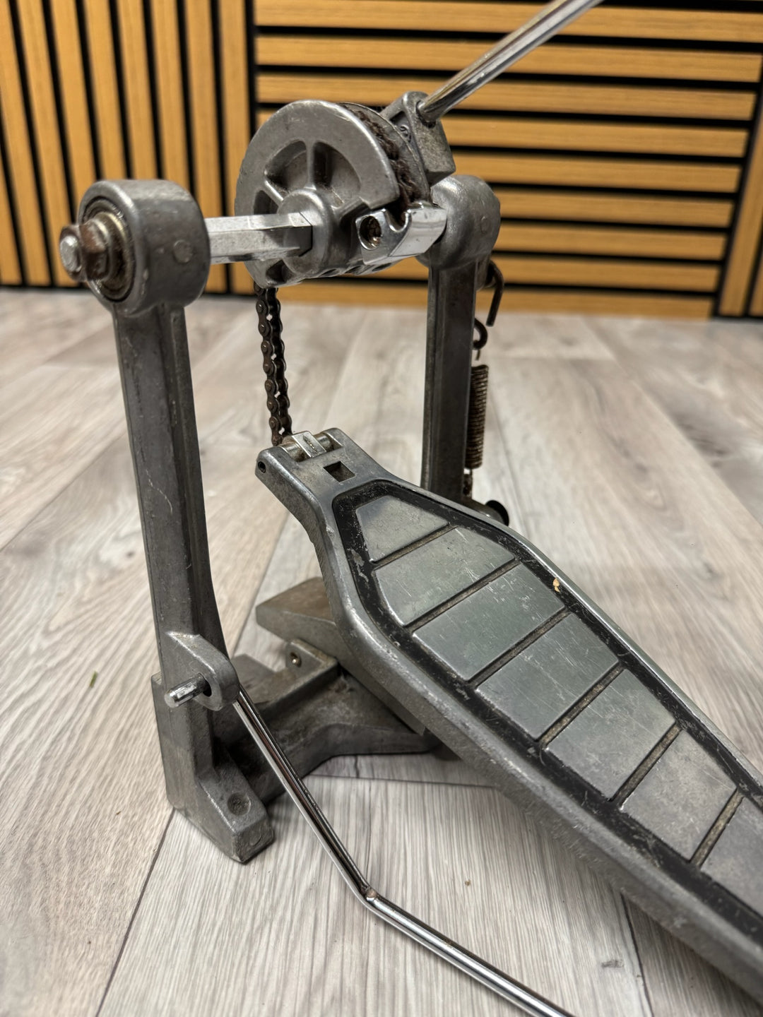 Pearl P-100 Single Bass Drum Kick Pedal / Hardware #OQ61