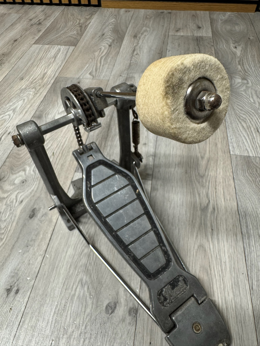 Pearl P-100 Single Bass Drum Kick Pedal / Hardware #OQ61