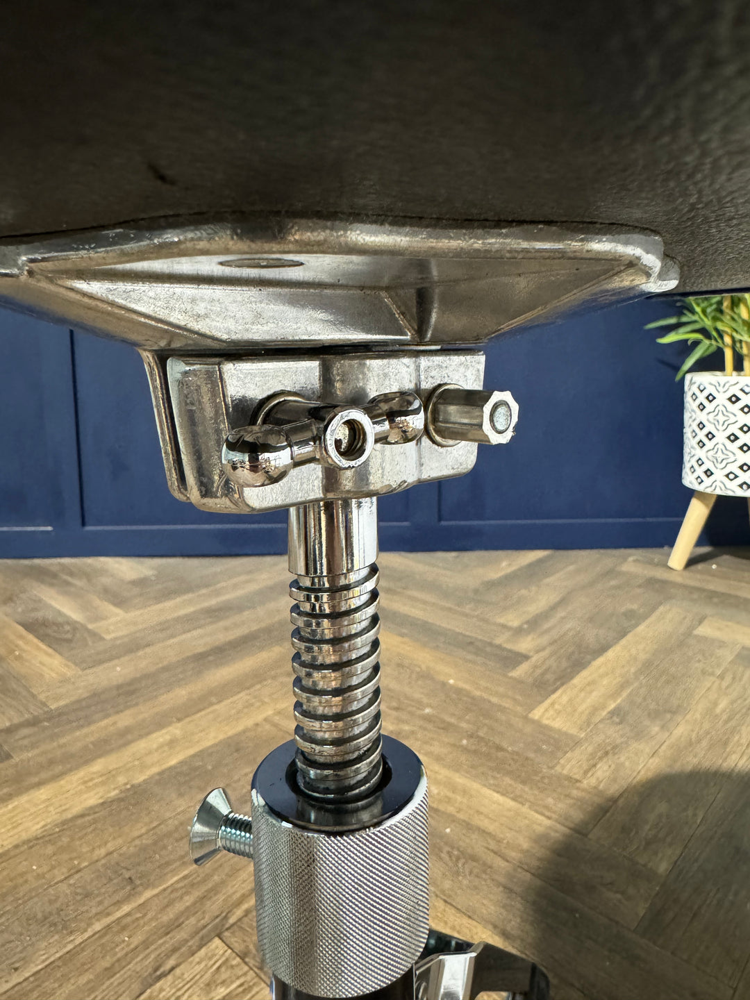 Big Dog Drum Stool Throne / Round Top / Drum Hardware #OB10