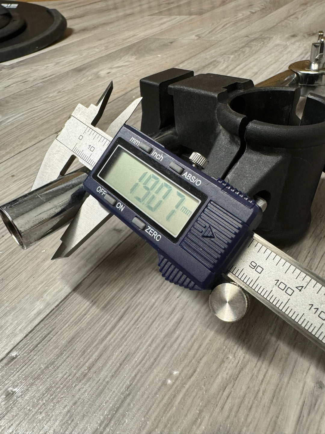Alesis Short Cymbal Arm with Clamp / 19mm Anti Spin / Drum Hardware #WS88