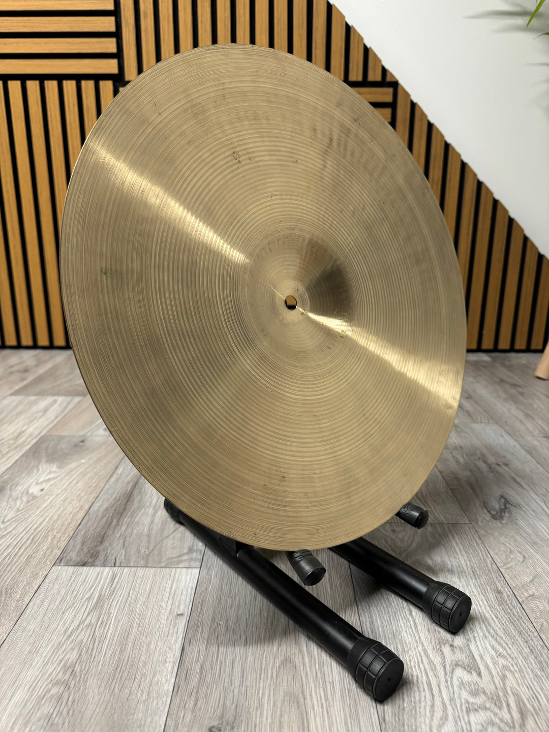 Anvil Medium Crash 16"/40cm Cymbal / Accessory #OU3