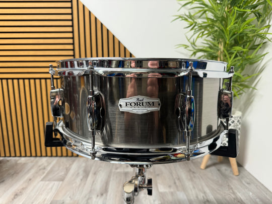 Pearl Forum 14” x 5.5” Snare Drum / 8-Lug / Smokey Chrome #OV19
