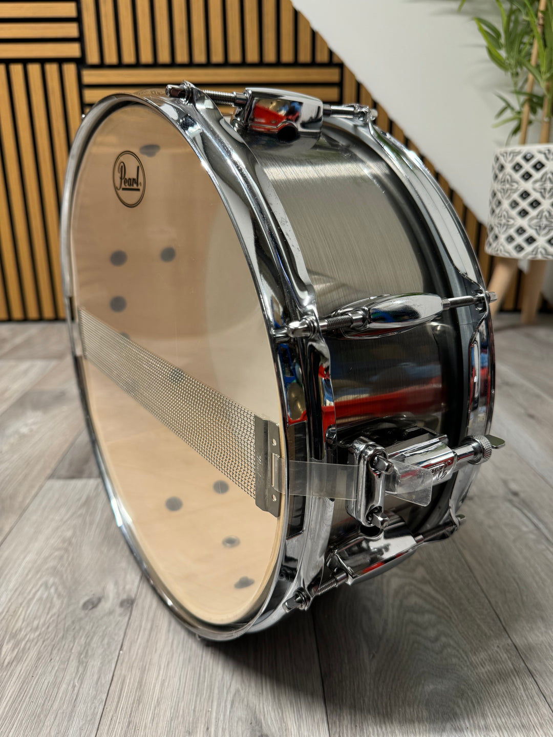 Pearl Forum 14” x 5.5” Snare Drum / 8-Lug / Smokey Chrome #OV19