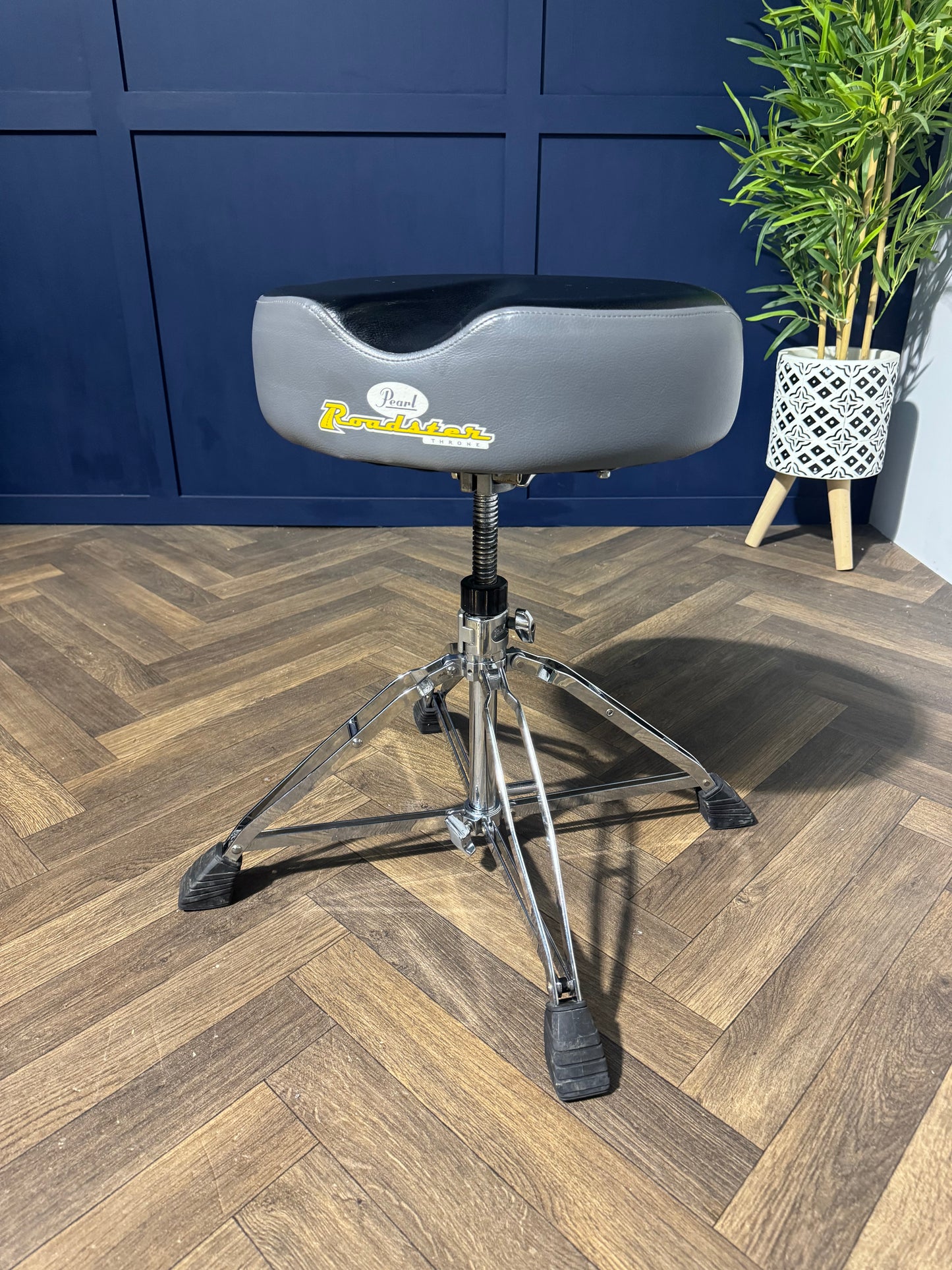 Pearl D-2000 Drum Stool Throne / Saddle Top / Drum Hardware #NP99
