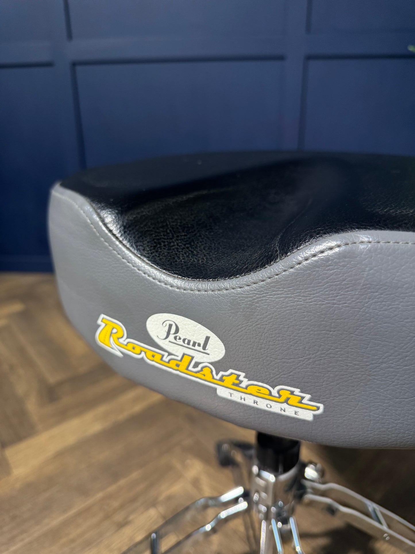 Pearl D-2000 Drum Stool Throne / Saddle Top / Drum Hardware #NP99
