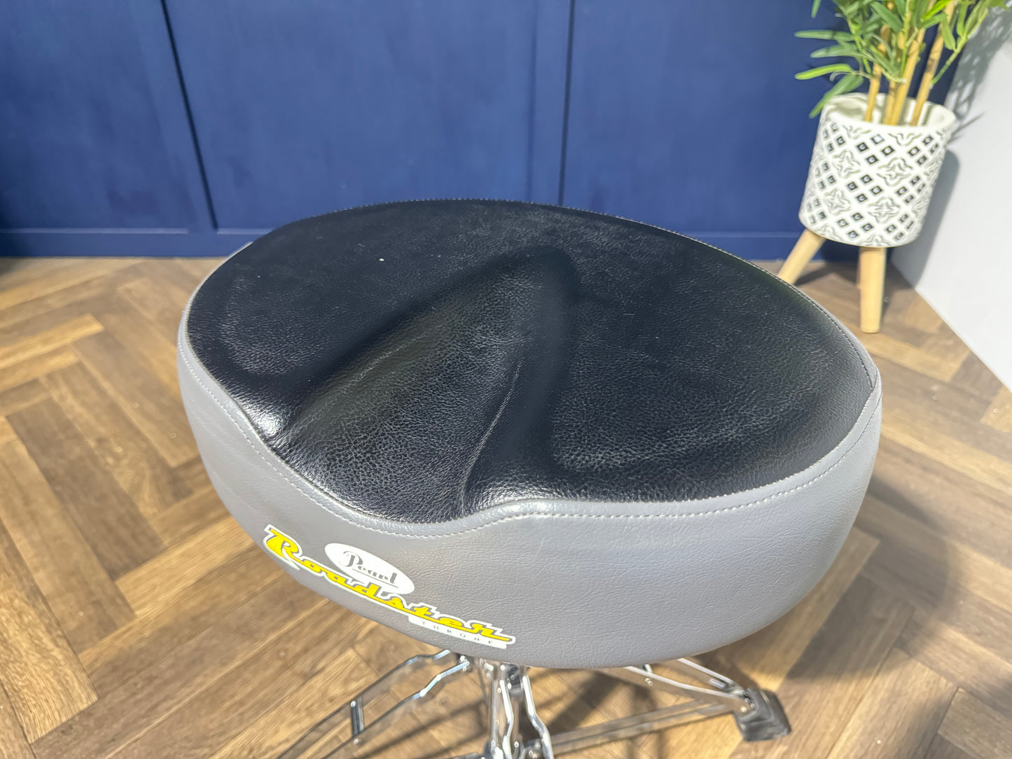 Pearl D-2000 Drum Stool Throne / Saddle Top / Drum Hardware #NP99