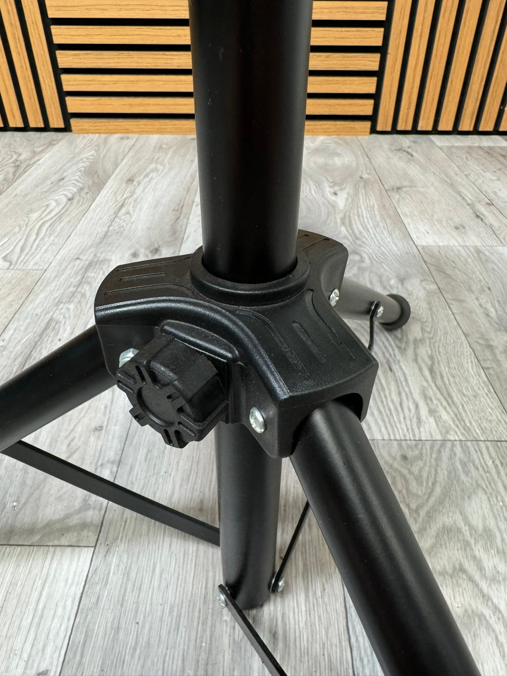 Drum Stool Throne / Black Hardware / Fixed Height #WI28