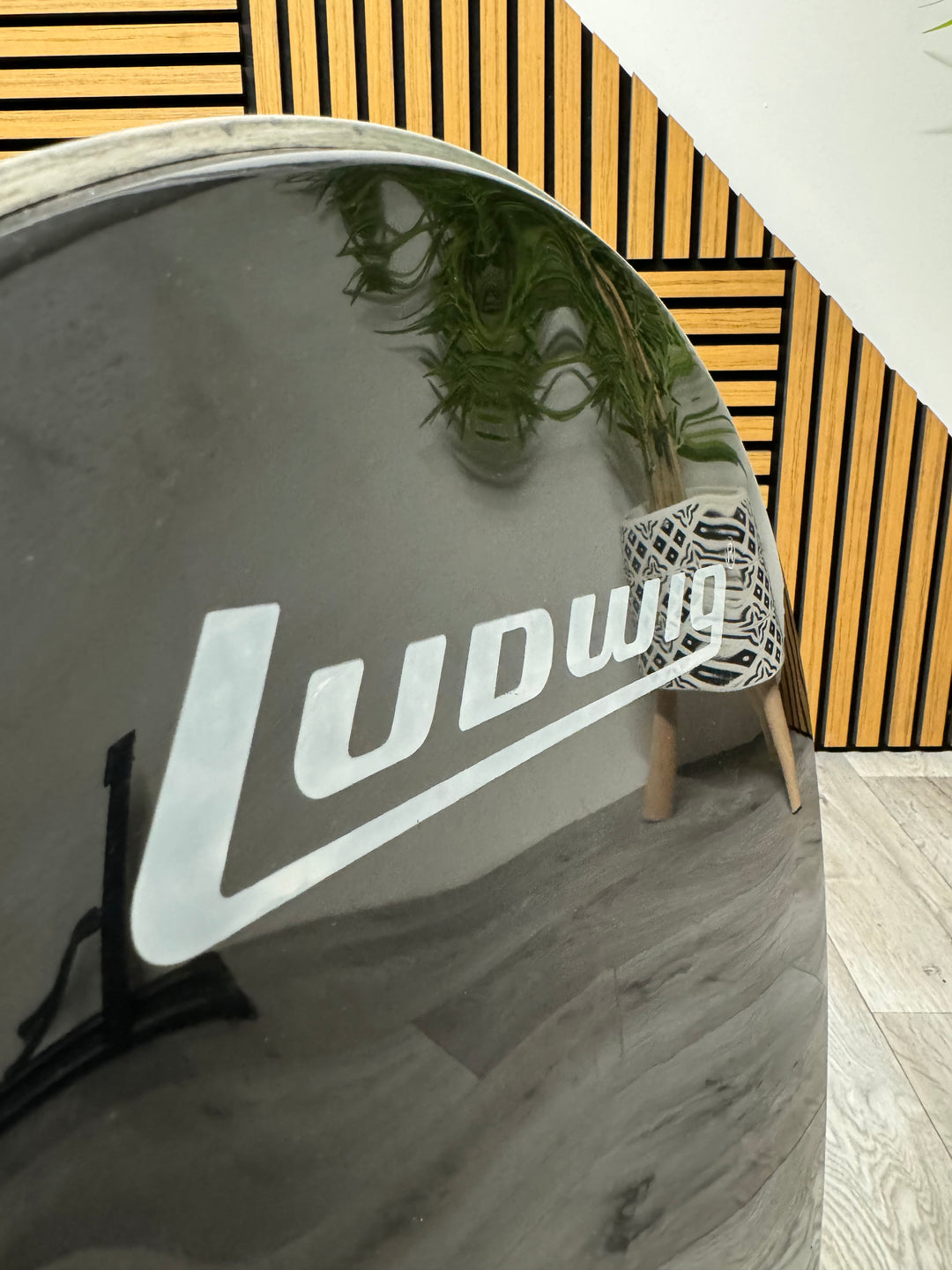 Ludwig Resonant Bass 22" Drum Head / Black #OW28