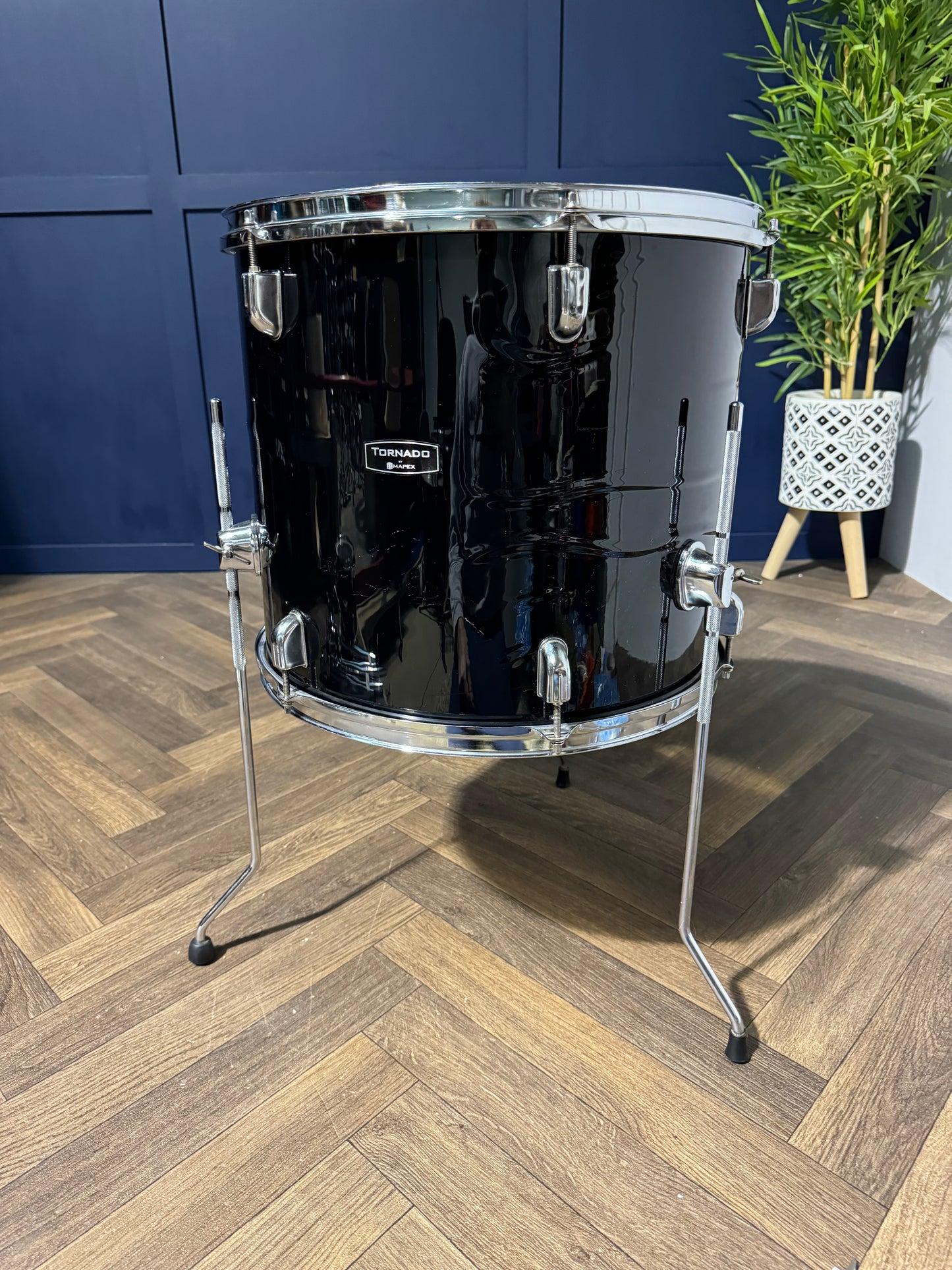 Mapex Tornado 16"x 14" Floor Tom Drum / Black / Drum Hardware #NQ51