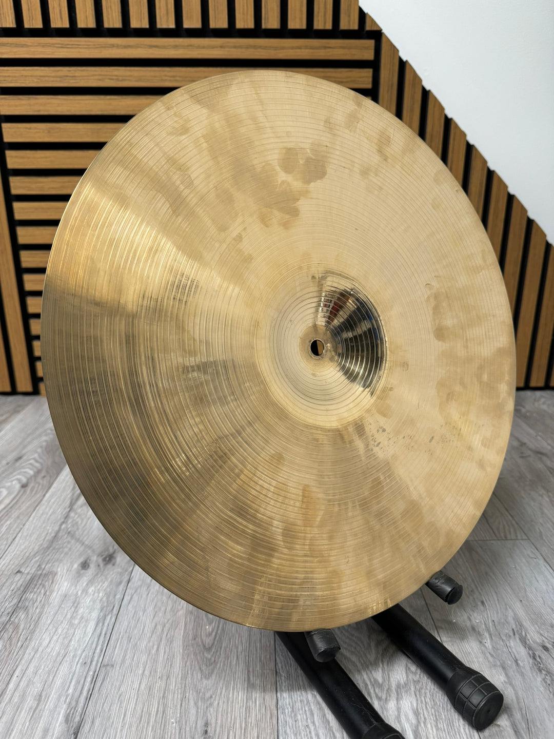 Wuhan Medium Thin Crash 16"/40cm Cymbal / Accessory #VR6
