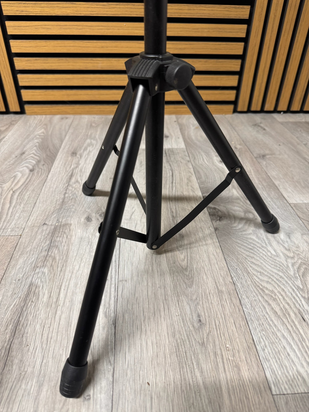 Music Stand / Height Adjustable / Free Standing #WZ11