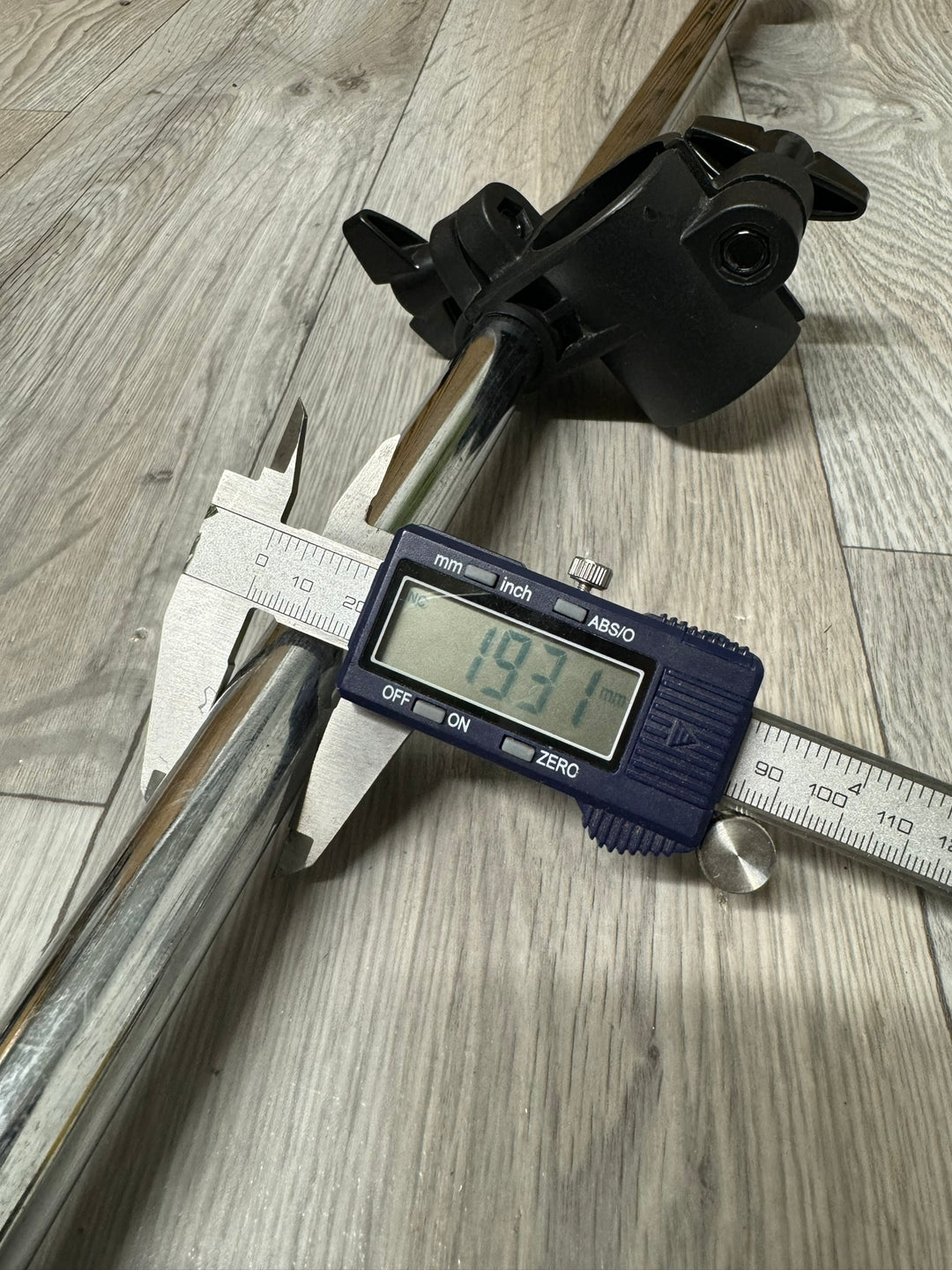 Alesis Cymbal Arm with Clamp / 19mm Anti Spin / Drum Hardware #VS27
